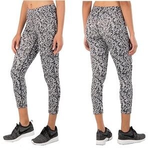 Nike Womens Pronto Essential Cropped Running Leggings Sz M
